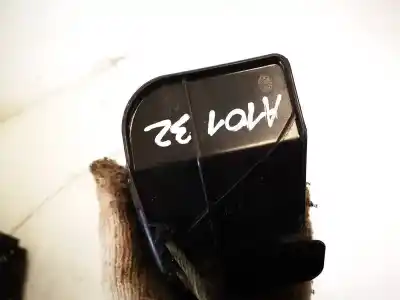 Автозапчасти б/у крюк для ремня задний центральный за audi a6, c5 2001.08 - 2005.01 facelift 2.5 tdi 114kw 2001.08 - 2005.01 ссылки oem iam 8d0857739d01c  8d0857739d