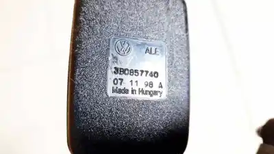 Автозапчасти б/у крюк для ремня задний правый за volkswagen passat variant (3b5) 1.9 tdi ссылки oem iam 3b0857740  071198a
