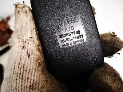 Peça sobressalente para automóvel em segunda mão chicote / encaixe cinto segurança traseiro esquerdo por volkswagen passat variant (3b5) 1.9 tdi referências oem iam 3b0857740  