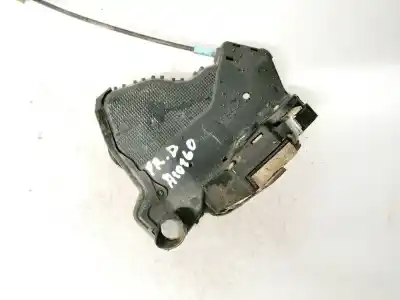 Pezzo di ricambio per auto di seconda mano serratura porta anteriore destra per toyota corolla (e12) 2.0 d-4d sol berlina riferimenti oem iam 