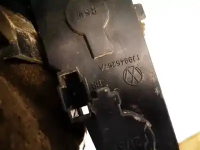 Pezzo di ricambio per auto di seconda mano portalampada per volkswagen bora variant (1j6) 1.9 tdi riferimenti oem iam 1j9945257a  