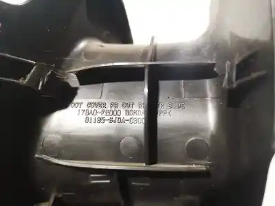 Pezzo di ricambio per auto di seconda mano plastiche per opel corsa a fastback (s83) 1.2 i (f08, m08, f68, m68) riferimenti oem iam 81195sjda0300  81195-sjda-0300