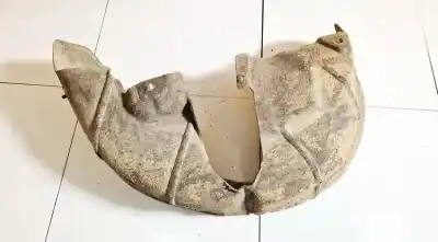 Recambio de automóvil de segunda mano de Revestimientos de la aleta guardabarros antisalpicaduras - TRASERO IZQUIERDO para OPEL KADETT E FASTBACK (T85) 1.4 S (C08, C48, D08, D48) referencias OEM IAM   