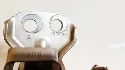 Автозапчастина б/у фільм дверей для nissan bluebird hatchback (t72, t12) 1.6 посилання на oem iam 352kpd1  