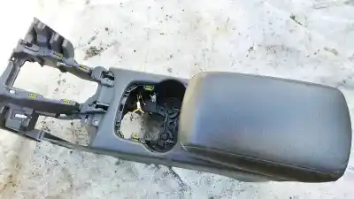 Автозапчастина б/у центральний подлокник для nissan bluebird hatchback (t72, t12) 1.6 посилання на oem iam   