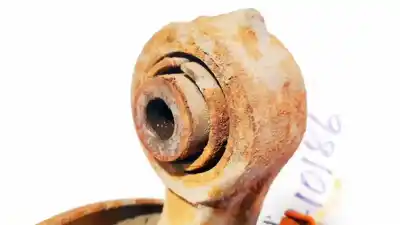 Second-hand car spare part rear right knuckle for honda cr-v (rd8) 2.0 vtec cat oem iam references   