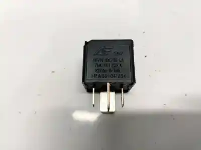 Pezzo di ricambio per auto di seconda mano relè per opel kadett e fastback (t85) 1.4 s (c08, c48, d08, d48) riferimenti oem iam 7m0951253a
