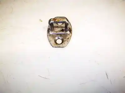 Pezzo di ricambio per auto di seconda mano plastica per opel kadett e fastback (t85) 1.4 s (c08, c48, d08, d48) riferimenti oem iam 8z0837033a  