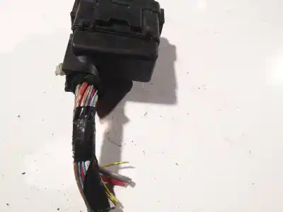 Pezzo di ricambio per auto di seconda mano scatola relè/fusibili per opel corsa a fastback (s83) 1.2 i (f08, m08, f68, m68) riferimenti oem iam    Pezzo di ricambio per auto di seconda mano scatola relè/fusibili per opel corsa a fastback (s83) 1.2 i (f08, m08, f68, m68) riferimenti oem iam