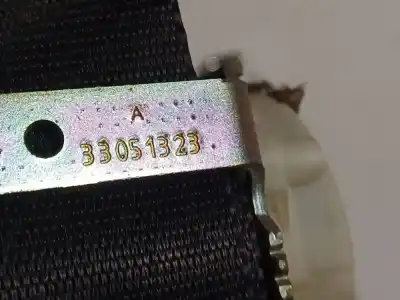 Автозапчастина б/у задній правий ремін безпеки для nissan bluebird hatchback (t72, t12) 1.6 посилання на oem iam 33051323  33051323