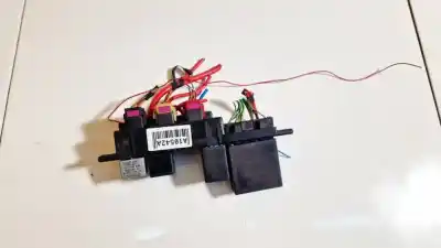 Gebrauchtes Autoersatzteil RELAIS SICHERUNGSKASTEN Multifunktionsrelais zum VOLKSWAGEN GOLF IV (1J1)  OEM-IAM-Referenzen 8L0941822  