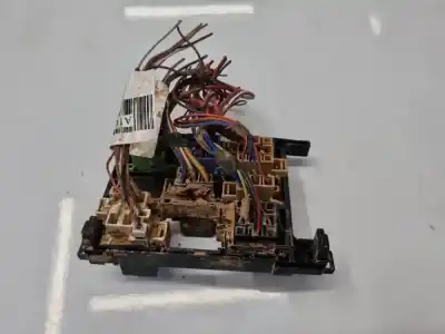 Pezzo di ricambio per auto di seconda mano scatola relè/fusibili per audi q3 (8u) 2.0 tdi (103kw) advance riferimenti oem iam 7n0937503