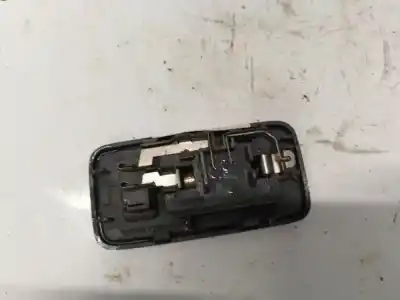 Second-hand car spare part interior light for toyota corolla (e12) 2.0 d-4d sol berlina oem iam references 8125005010  81250-05010