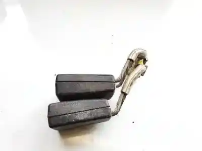 İkinci el araba yedek parçası SOL ARKA KEMER KANCA için VOLKSWAGEN PASSAT VARIANT (3C5) 1.9 TDI OEM IAM referansları 3C0857739B  