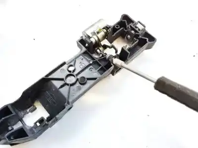 Pezzo di ricambio per auto di seconda mano Maniglia Esterna Anteriore Destra per NISSAN NOTE (E11E) 1.4 CAT Riferimenti OEM IAM 242275  