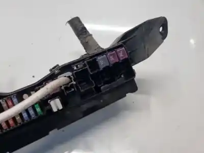 Second-hand car spare part fuse box unit for toyota corolla (e12) 2.0 d-4d sol berlina oem iam references   