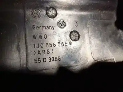 Pièce détachée automobile d'occasion enjoliveur avant pour volkswagen golf iv (1j1) 1.8 t références oem iam 1j0858565b  1j0 858 565 b