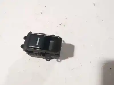 Pièce détachée automobile d'occasion COMMANDE DE LÈVE VITRE AVANT GAUCHE pour OPEL CORSA A FASTBACK (S83) 1.2 I (F08, M08, F68, M68) Références OEM IAM   
