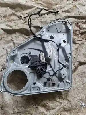 Pezzo di ricambio per auto di seconda mano ALZACRISTALLI POSTERIORE SINISTRO per VOLKSWAGEN PASSAT B5 VARIANT (3B5)  Riferimenti OEM IAM 3B9839751CD  3B9 839 751 CD, 0010260463
