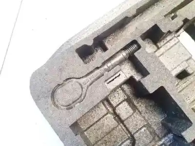 Pezzo di ricambio per auto di seconda mano ATTACCO PER RIMORCHIO per FORD MONDEO I TURNIER (BNP) 2.0 I 16V Riferimenti OEM IAM 1T0805615A  