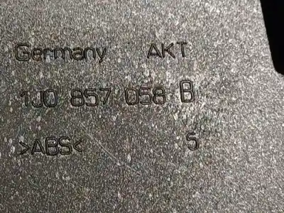 Peça sobressalente para automóvel em segunda mão plásticos por volkswagen golf iv (1j1) 1.9 sdi referências oem iam 1j0857058b  1j0 857 058 b