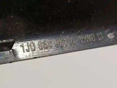 Pezzo di ricambio per auto di seconda mano plastiche per volkswagen golf iv (1j1) 1.9 sdi riferimenti oem iam 1j0858981a  1j0 858 981 a