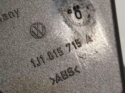 Pezzo di ricambio per auto di seconda mano griglia di aerazione per volkswagen golf iv (1j1) 1.9 sdi riferimenti oem iam 1j1815715a  1j1 815 715 a