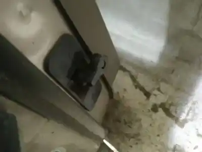 Second-hand car spare part hinge for nissan note (e11, ne11) 1.4 oem iam references   