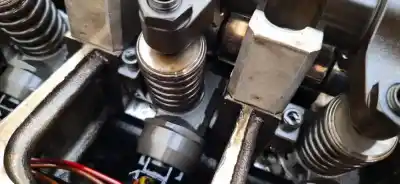 Pezzo di ricambio per auto di seconda mano iniettore per opel kadett e fastback (t85) 1.4 s (c08, c48, d08, d48) riferimenti oem iam 