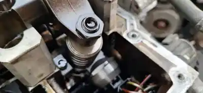 Pezzo di ricambio per auto di seconda mano iniettore per opel kadett e fastback (t85) 1.4 s (c08, c48, d08, d48) riferimenti oem iam 