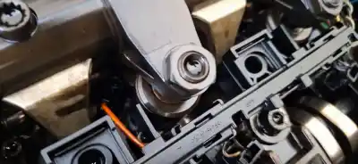 Pezzo di ricambio per auto di seconda mano INIETTORE per OPEL KADETT E FASTBACK (T85)  Riferimenti OEM IAM 03G130073T  