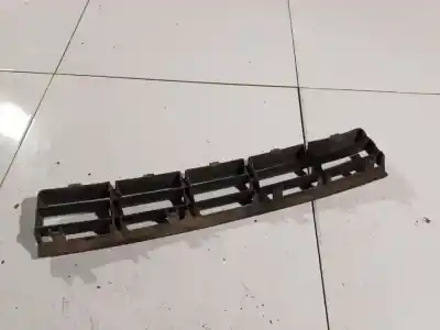 Pezzo di ricambio per auto di seconda mano griglia centrale paraurti per volkswagen golf iv (1j1) 1.9 sdi riferimenti oem iam 1j0853677d  1j0 853 677 d