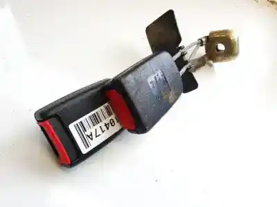 Автозапчастина б/у задній центральний гачок для volkswagen passat variant (3b5) 1.9 tdi посилання на oem iam 3b0857739a  