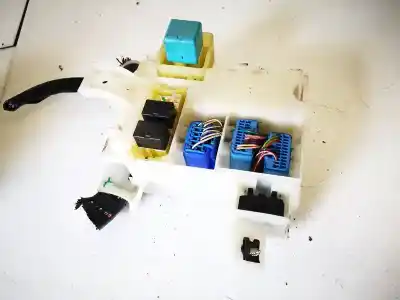 Peça sobressalente para automóvel em segunda mão caixa de fusíveis e relés por toyota corolla verso (_e12_) 2.0 d-4d (cde120_) referências oem iam 6058