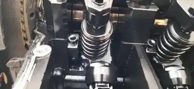 Pezzo di ricambio per auto di seconda mano iniettore per opel kadett e fastback (t85) 1.4 s (c08, c48, d08, d48) riferimenti oem iam 