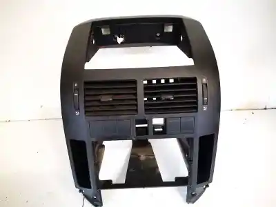 Recambio de automóvil de segunda mano de Rejilla Aireadora - 
Moldura protectora de la rejilla de ventilación lateral del panel para VOLKSWAGEN POLO (9N_, 9A_)  referencias OEM IAM 6Q0819728A  