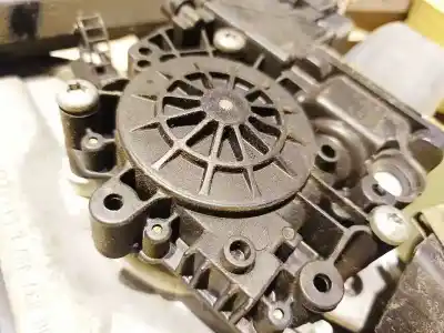 Автозапчасти б/у мотор переднего левого стекла за audi a4 avant (b5) 1.8 ссылки oem iam 0536001402  053,60014,02
