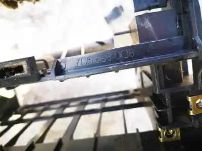 Pezzo di ricambio per auto di seconda mano plastica per audi a4 avant (b5) 1.8 riferimenti oem iam 8d0857007  