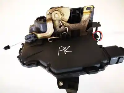 Автозапчастина б/у замок передніх дверей лівий для volkswagen golf iv (1j1) 1.4 16v посилання на oem iam 3b1837015a  