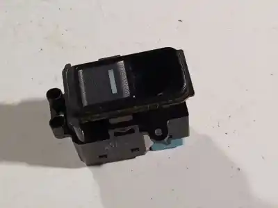 Second-hand car spare part left front power window switch for opel corsa a fastback (s83) 1.2 i (f08, m08, f68, m68) oem iam references  Second-hand car spare part left front power window switch for opel corsa a fastback (s83) 1.2 i (f08, m08, f68, m68) oem iam references