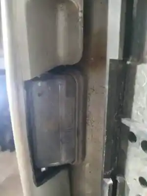 Peça sobressalente para automóvel em segunda mão luz da chapa de matrícula por toyota avensis (_t25_) 2.2 d-cat (adt251_) referências oem iam 