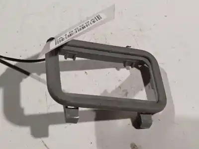 Peça sobressalente para automóvel em segunda mão plásticos por peugeot 406 (8b) 1.9 td referências oem iam 9610095677