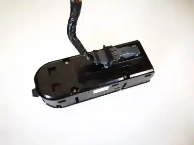 Peça sobressalente para automóvel em segunda mão botão / interruptor elevador vidro dianteiro esquerdo por opel zafira / zafira family b (a05) 1.9 cdti (m75) referências oem iam 13228706  
