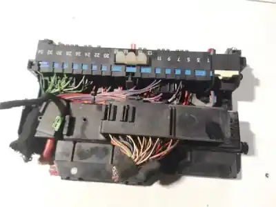 Peça sobressalente para automóvel em segunda mão caixa de fusíveis e relés por bmw 3 touring (e46) 320 d referências oem iam 8364542