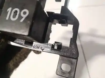 İkinci el araba yedek parçası röle/sigorta kutusu için volkswagen golf iv (1j1) 1.9 sdi oem iam referansları 8d0937303  