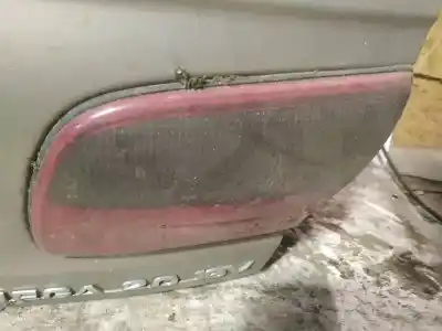 Peça sobressalente para automóvel em segunda mão farolim interior traseiro direito por opel omega b 2.0 16v cat (x 20 xev / l34) referências oem iam 