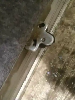 Peça sobressalente para automóvel em segunda mão fechadura do mala por opel omega b 2.0 16v cat (x 20 xev / l34) referências oem iam 