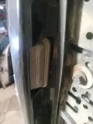 Peça sobressalente para automóvel em segunda mão luz da chapa de matrícula por toyota avensis (_t25_) 2.2 d-cat (adt251_) referências oem iam 