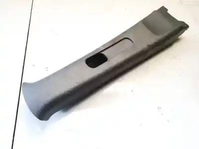 Pezzo di ricambio per auto di seconda mano Plastica per TOYOTA RAV 4 (A2) 2.0 16V CAT Riferimenti OEM IAM 7313530030  73135-30030