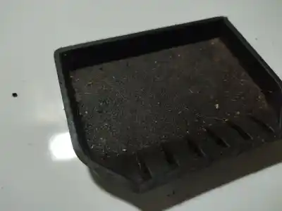 Pezzo di ricambio per auto di seconda mano plastiche per opel zafira / zafira family b (a05) 1.9 cdti (m75) riferimenti oem iam 331985437  331985437, be0, jci , jci